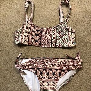 BillaBong red white and black patterned bikini